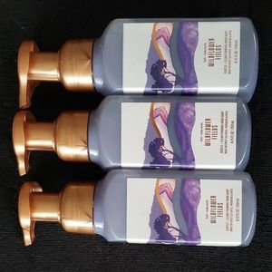 Bath & Body Works - WILDFLOWER FIELDS Foaming Hand Soap - New